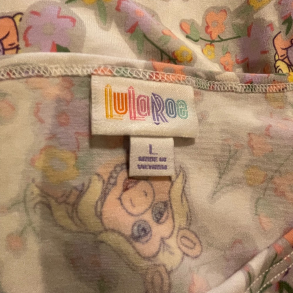 LuLaRoe Disney Miss Piggy & Floral Print Irma Top L FREE SHIP - Picture 4 of 5